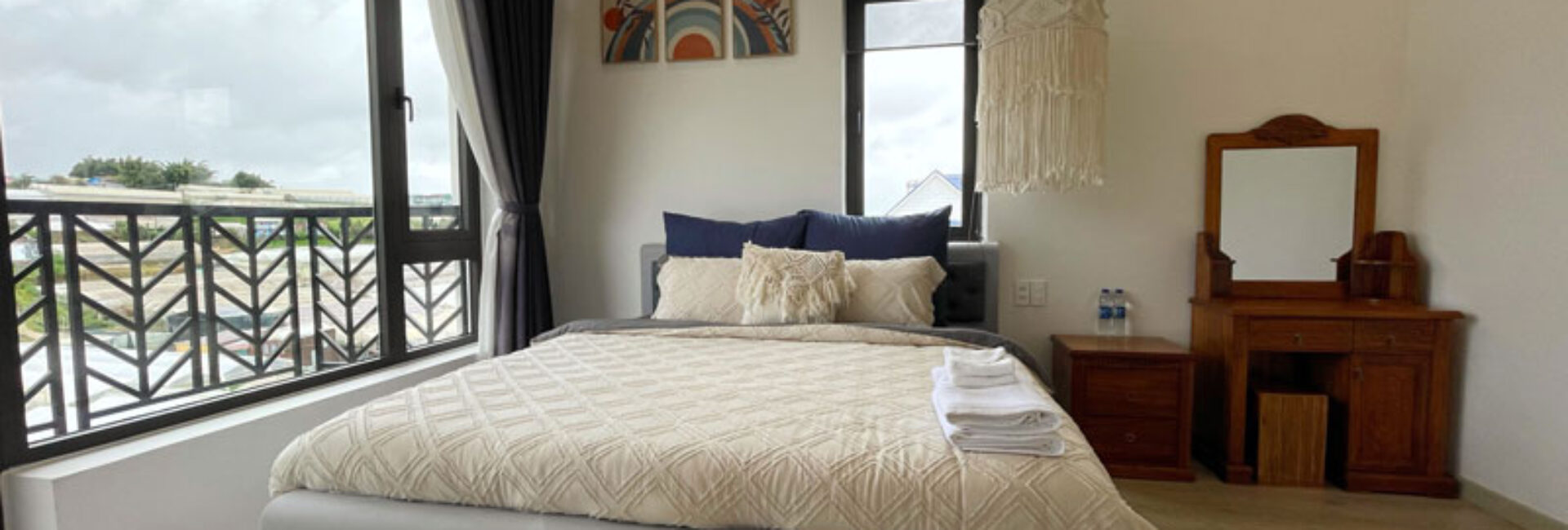 Phòng luxury Dành Cho Cặp Đôi View Nhà Lồng