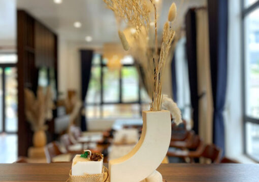 Phòng luxury Dành Cho Cặp Đôi View Nhà Lồng Phòng luxury Dành Cho Cặp Đôi View Nhà Lồng