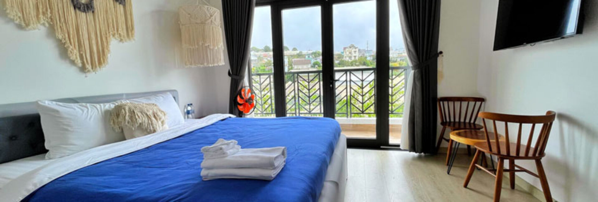 Phòng luxury Dành Cho Cặp Đôi View Nhà Lồng