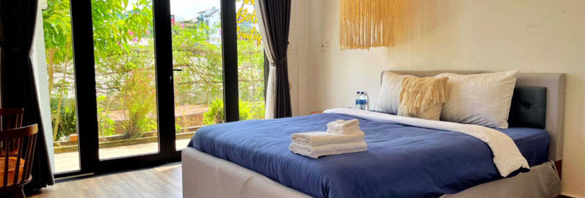Phòng Deluxe Sân Vườn